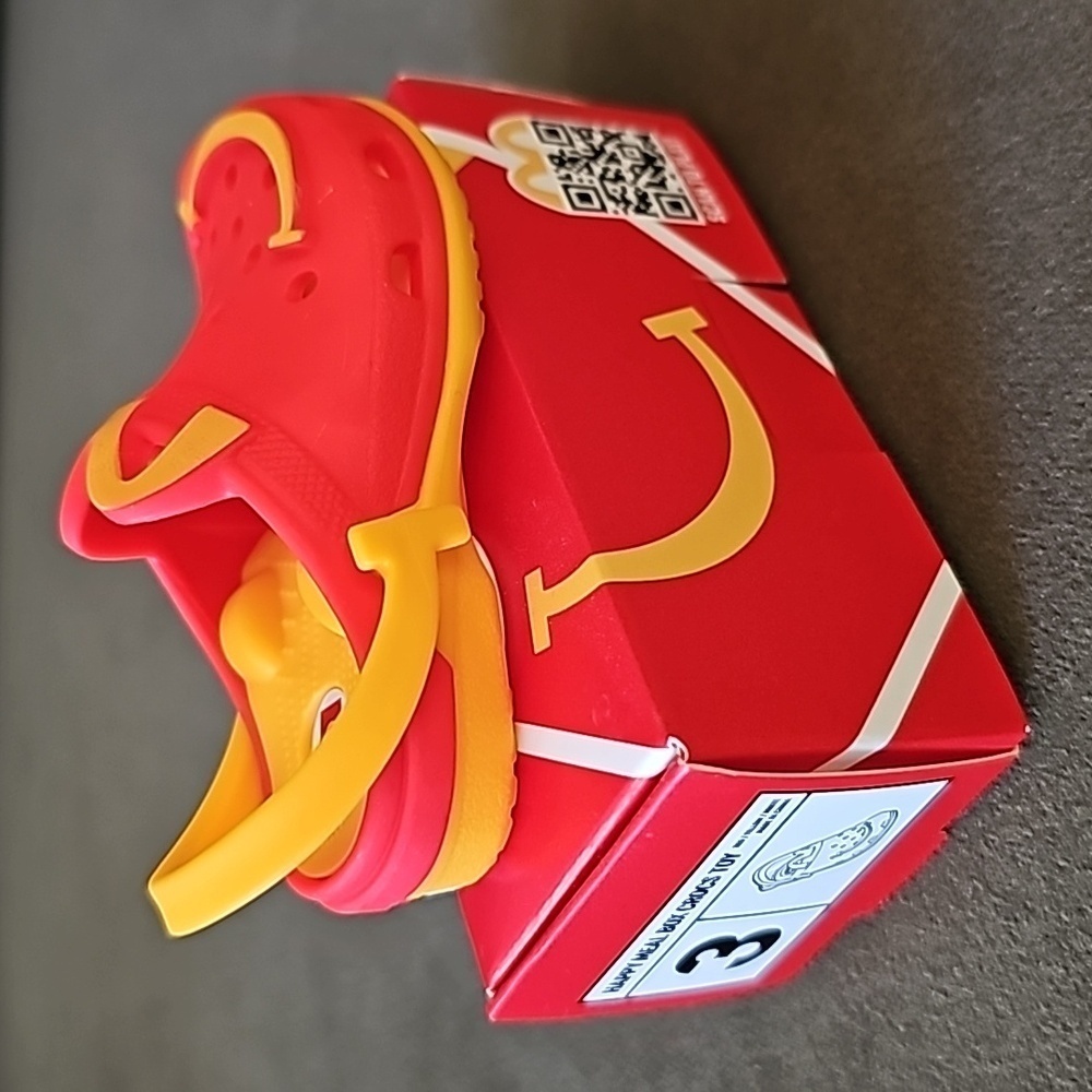 MCDONALD'S Happy Meal Crocs Keychain #3